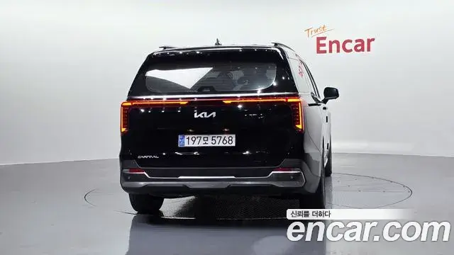 Kia Carnival 2023 — Photo 15/20
