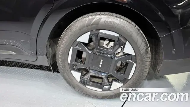 Kia Carnival 2023 — Photo 14/20