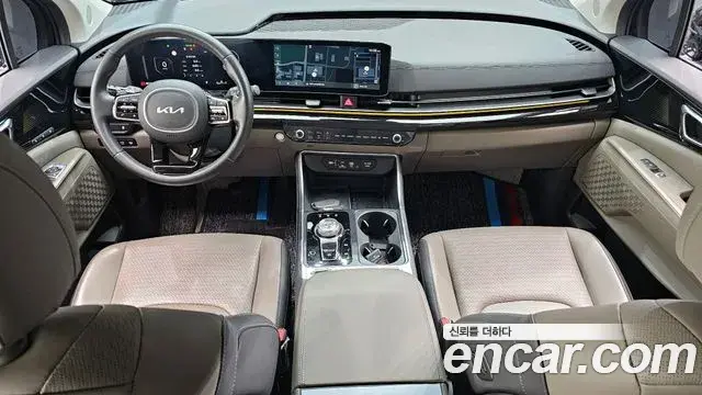 Kia Carnival 2023 — Photo 18/20