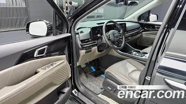 Kia Carnival 2023 — Photo 16/20