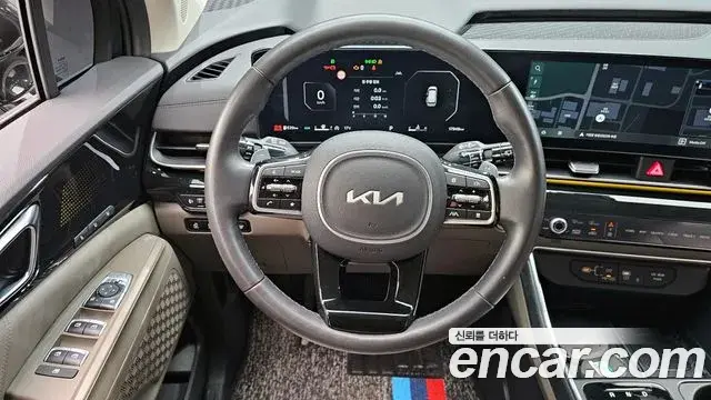 Kia Carnival 2023 — Photo 8/20