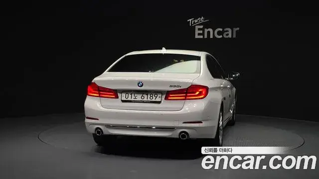 BMW 5 Series 2019 — Photo 18/20