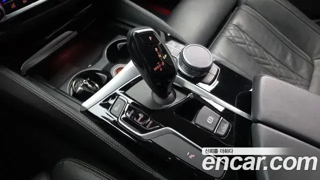 BMW 5 Series 2019 — Photo 15/20