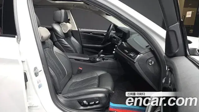 BMW 5 Series 2019 — Photo 13/20