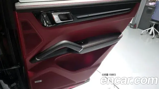 Porsche Cayenne 2022 — Photo 9/32