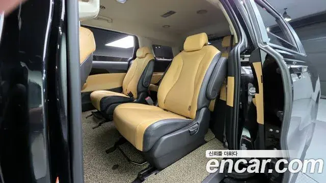 Kia Carnival 2022 — Фото 18/20