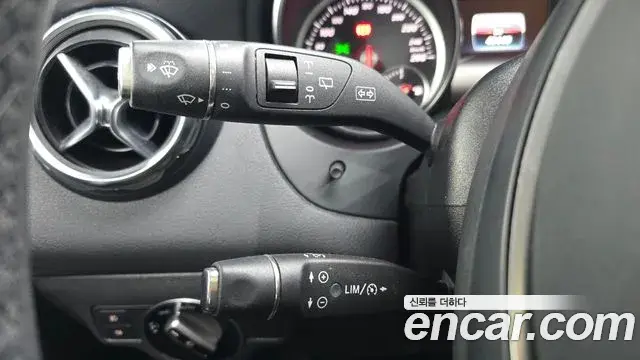 Mercedes-Benz GLA-Class 2019 — Фото 16/20