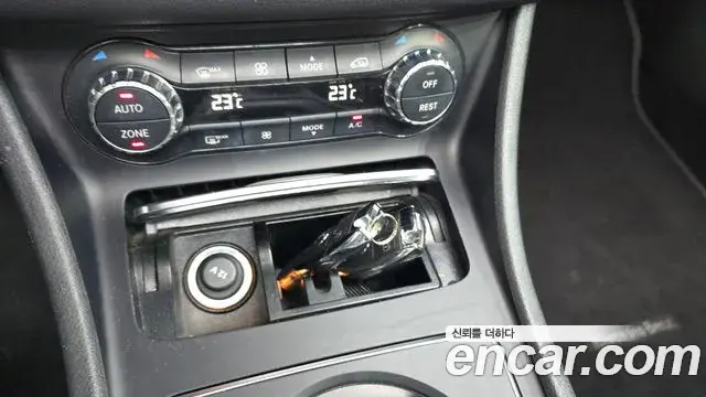 Mercedes-Benz GLA-Class 2019 — Фото 18/20