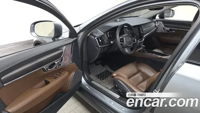 Volvo V90 Cross Country 2019 — Şəkil 4/37