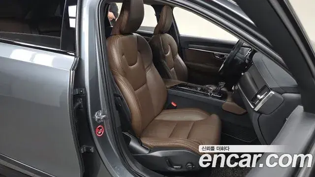 Volvo V90 Cross Country 2019 — Şəkil 29/37