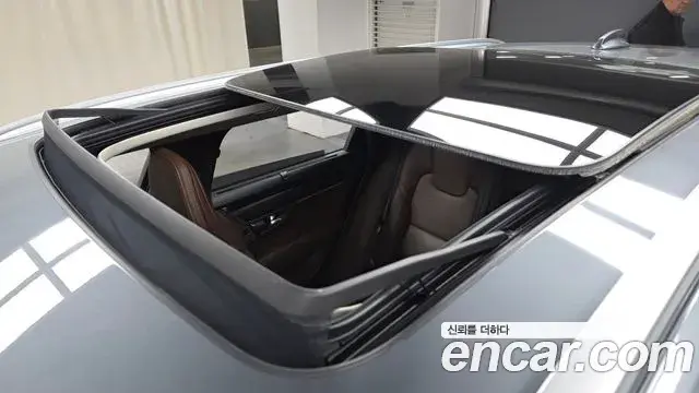 Volvo V90 Cross Country 2019 — Şəkil 15/37