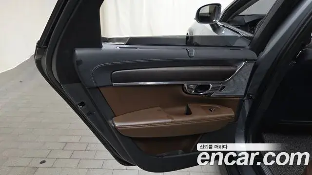 Volvo V90 Cross Country 2019 — Şəkil 31/37