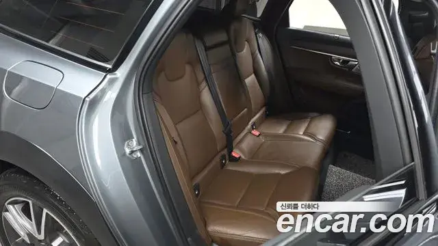 Volvo V90 Cross Country 2019 — Şəkil 17/37