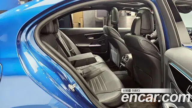 Mercedes-Benz C-Class 2023 — Фото 12/20