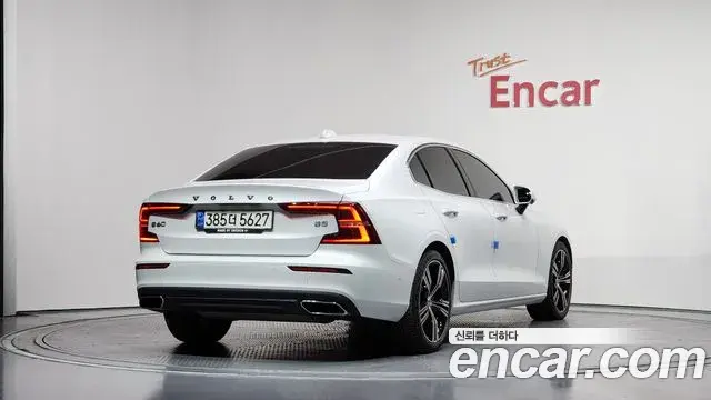 Volvo S60 2020 — Photo 10/20