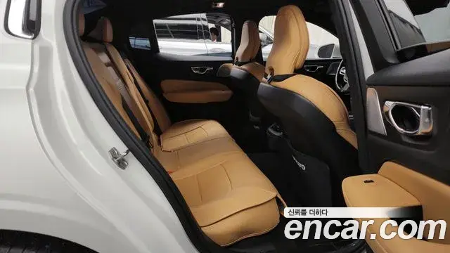 Volvo S60 2020 — Photo 1/20