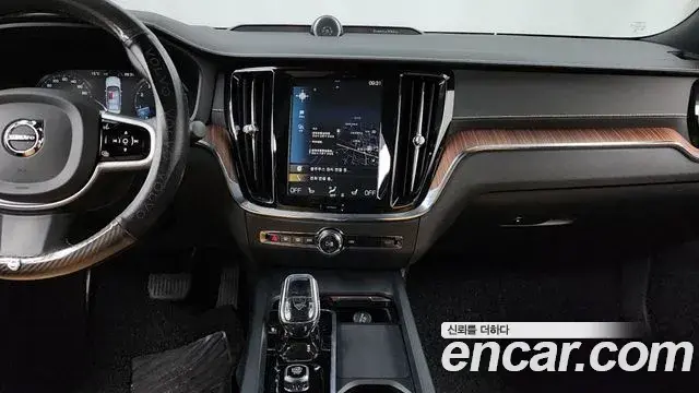 Volvo S60 2020 — Photo 17/20