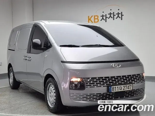 Hyundai Staria 2022 — Photo 1/18
