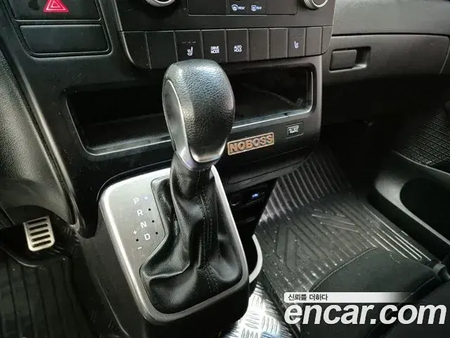 Hyundai Staria 2022 — Photo 10/18