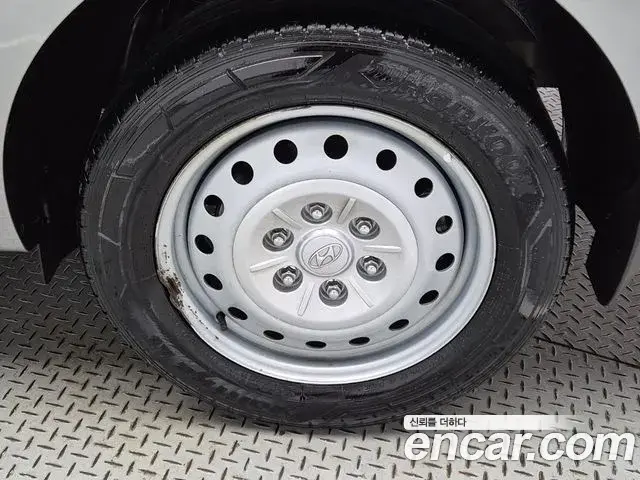 Hyundai Staria 2022 — Photo 15/18