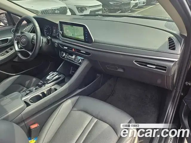 Hyundai Sonata Hybrid 2022 — Photo 8/20