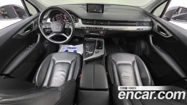 Audi Q7 2019 — Şəkil 27/30