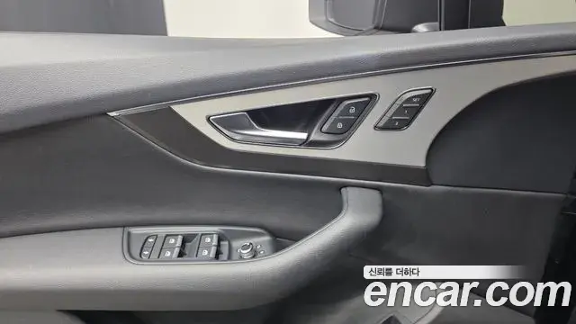 Audi Q7 2019 — Şəkil 19/30