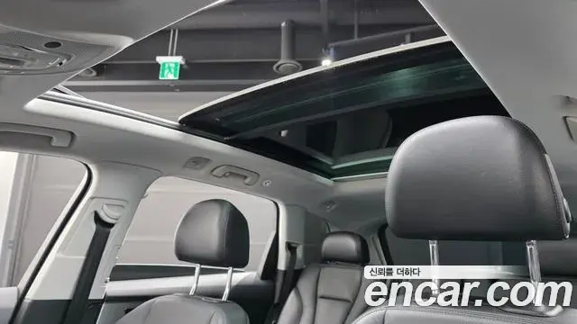 Audi Q7 2019 — Şəkil 25/30