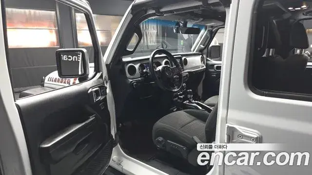 Jeep Wrangler 2021 — Şəkil 11/20