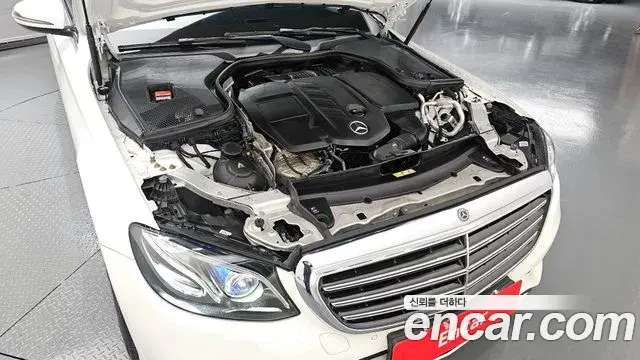 Mercedes-Benz E-Class 2020 — Фото 6/20