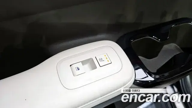 Hyundai Santa Fe 2024 — ფოტო 16/20
