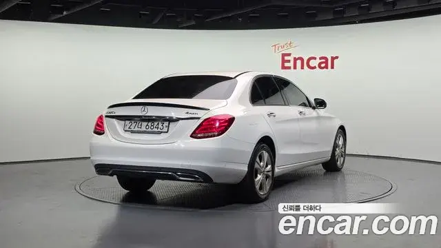 Mercedes-Benz C-Class 2018 — Фото 2/20