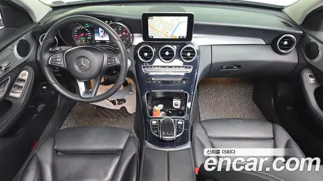Mercedes-Benz C-Class 2018 — Фото 7/20