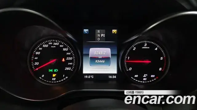 Mercedes-Benz C-Class 2018 — Фото 8/20