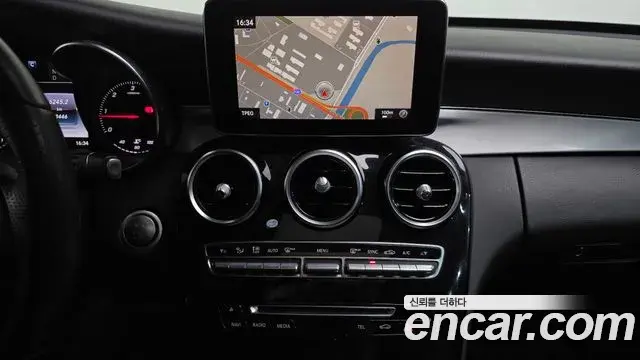 Mercedes-Benz C-Class 2018 — Фото 14/20