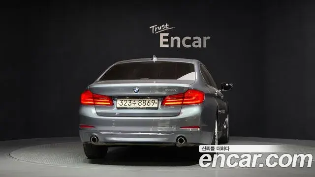 BMW 5 Series 2020 — Photo 1/20