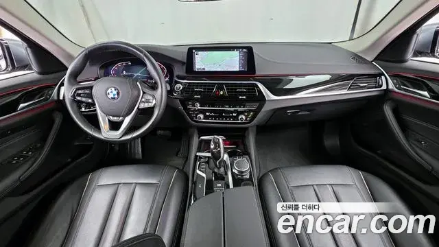 BMW 5 Series 2020 — Photo 10/20