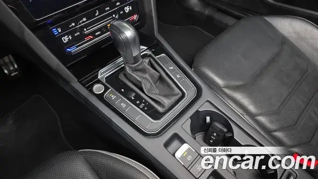 Volkswagen Arteon 2022 — Photo 27/30