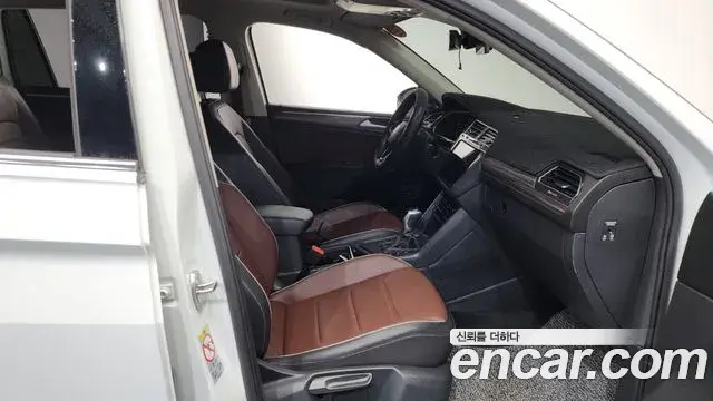 Volkswagen Tiguan Allspace 2023 — Photo 24/34