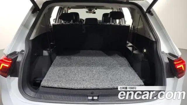 Volkswagen Tiguan Allspace 2023 — Photo 3/34