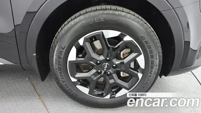 Kia Sorento 2023 — Фото 5/20