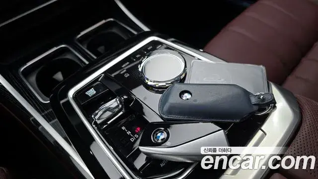 BMW 7 Series 2025 — ფოტო 26/31