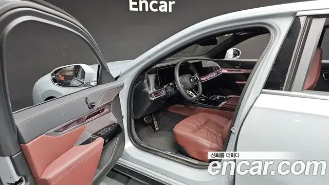 BMW 7 Series 2025 — ფოტო 11/31