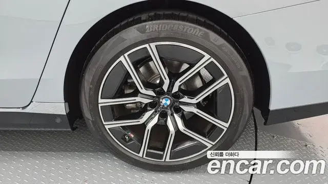 BMW 7 Series 2025 — ფოტო 24/31