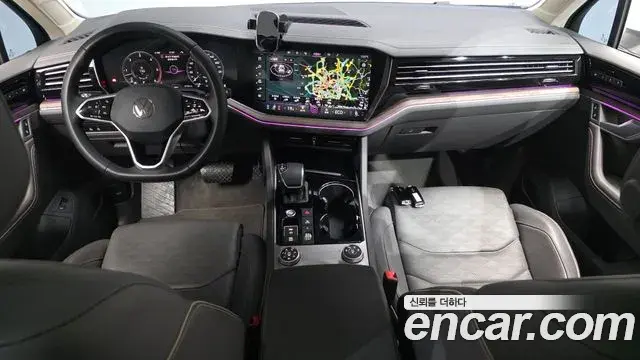 Volkswagen Touareg 2023 — ფოტო 15/35