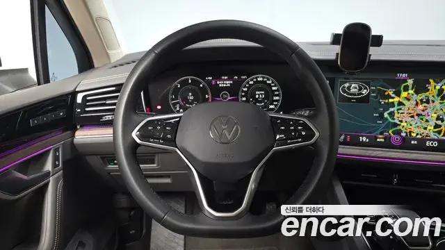 Volkswagen Touareg 2023 — ფოტო 31/35