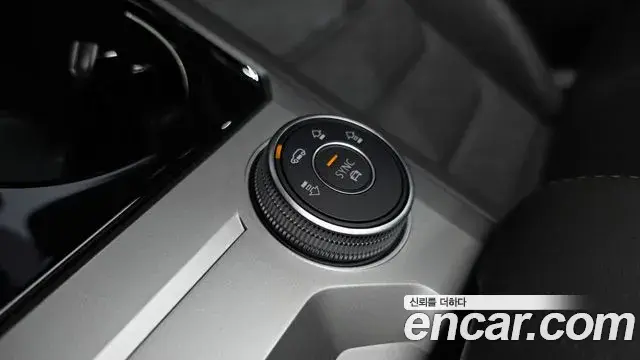 Volkswagen Touareg 2023 — ფოტო 18/35