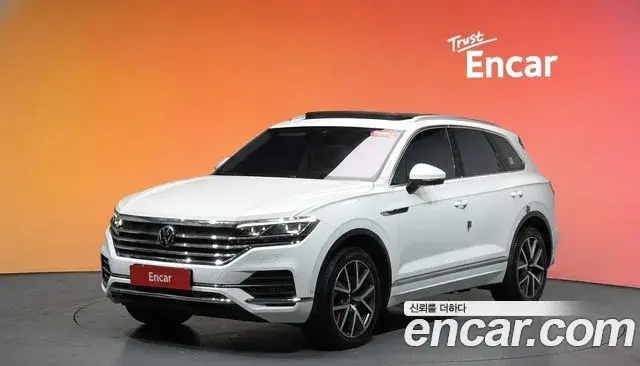 Volkswagen Touareg 2023 — ფოტო 7/35