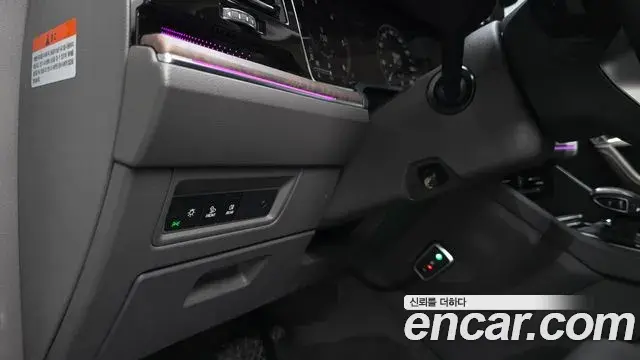 Volkswagen Touareg 2023 — ფოტო 13/35