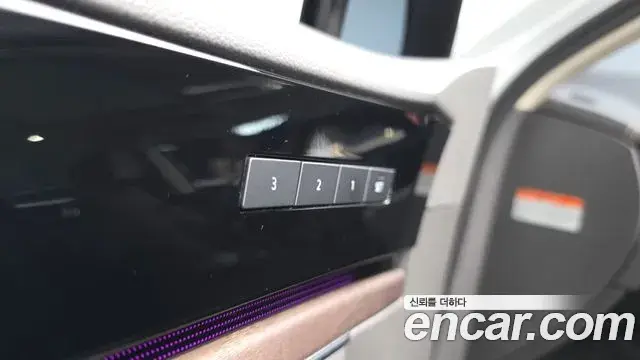 Volkswagen Touareg 2023 — ფოტო 5/35